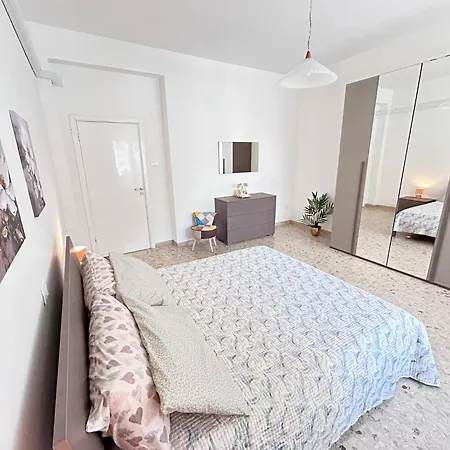 Casa Dei Maestri -vicino Al Mare, Con Posto Auto Pescara