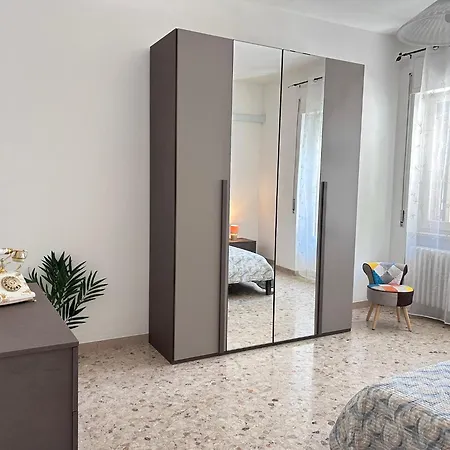 Lägenhet Casa Dei Maestri -vicino Al Mare, Con Posto Auto