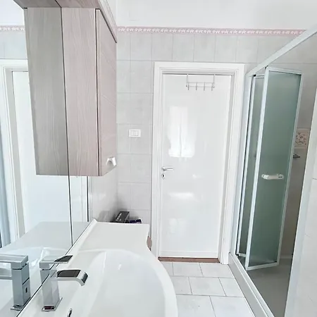 Casa Dei Maestri -vicino Al Mare, Con Posto Auto Apartment Pescara